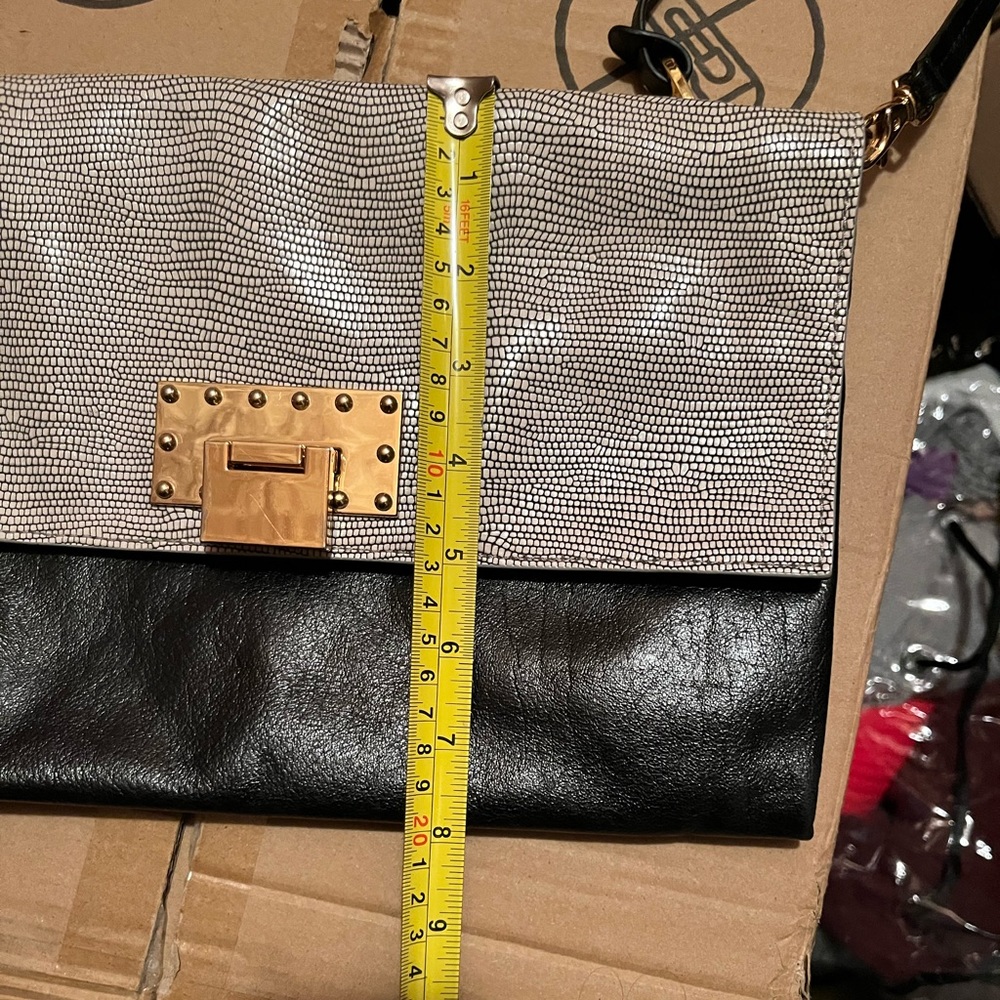 Badgley Mischka Clutch - Picture 7 of 9